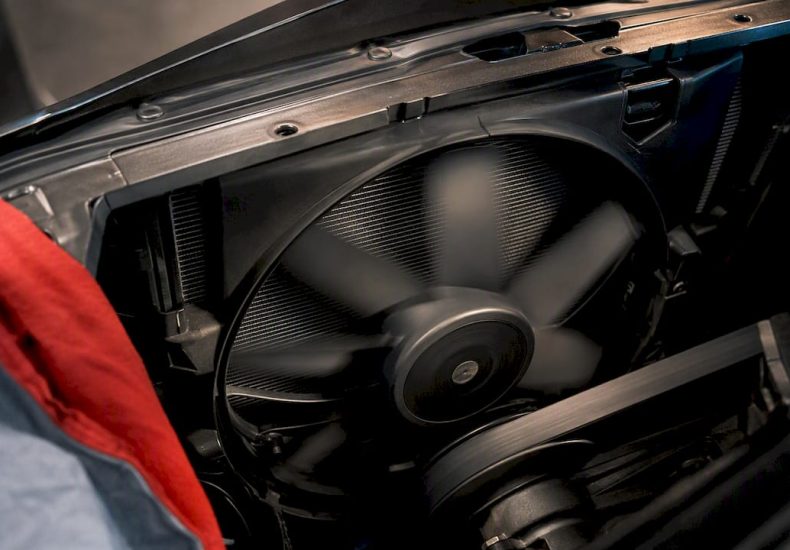 Radiator cooling fan operating during diagnosis